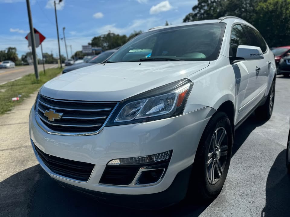 2017 Chevrolet Traverse 2LT FWD's photo